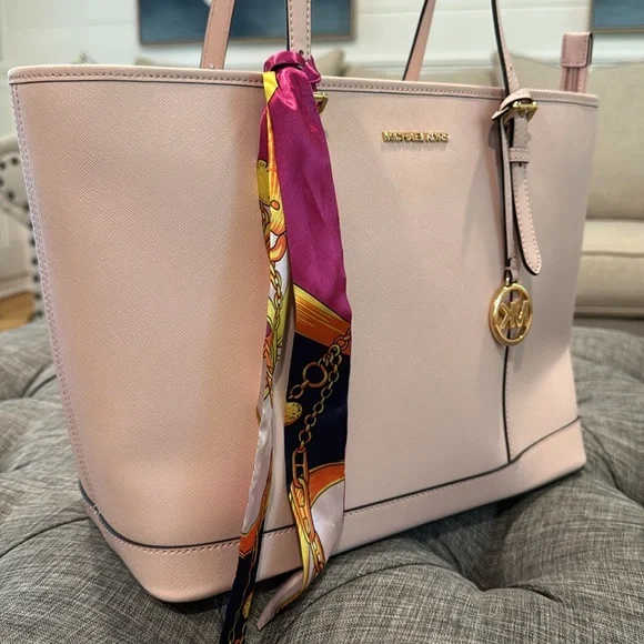 Michael Kors Tote Jet Set Large Pink Leather Travel Work Bag - Picture 3 of 17